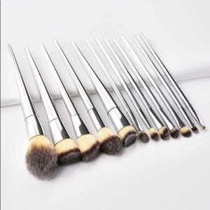 The Basics Brush Collection | Silver